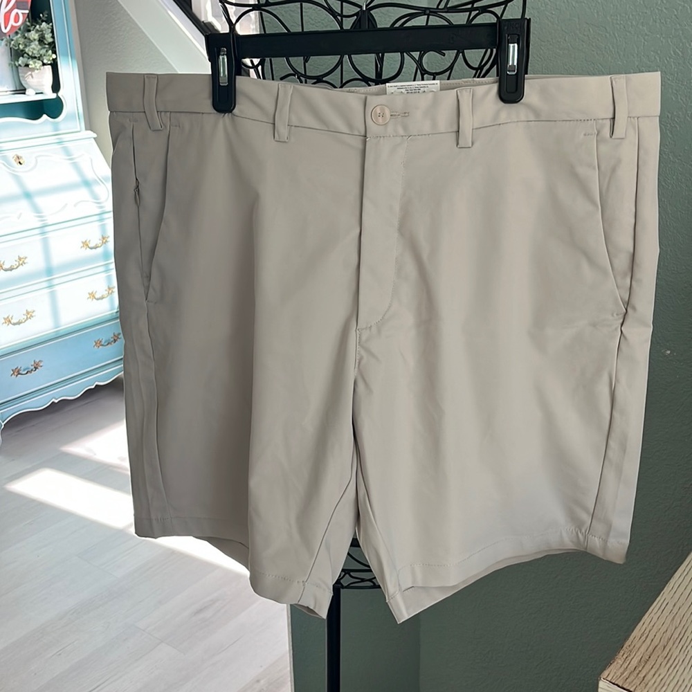 St John's Bay shorts khaki size 46 mens NWT